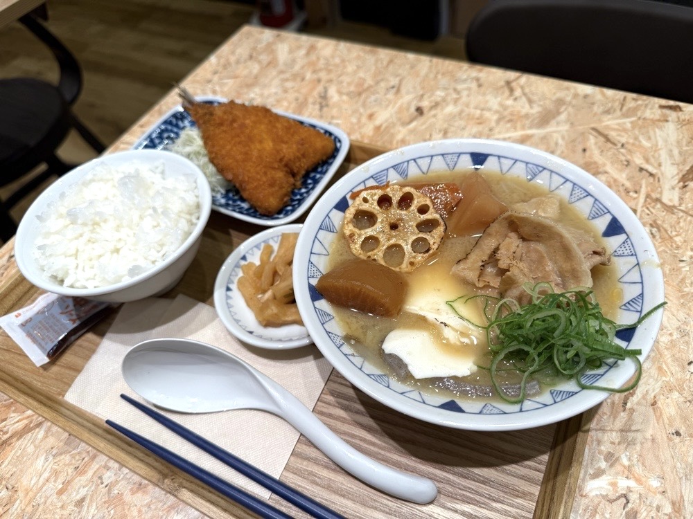 ごちたんページ 野菜をたべるごちそう豚汁「ごちとん」公式サイト